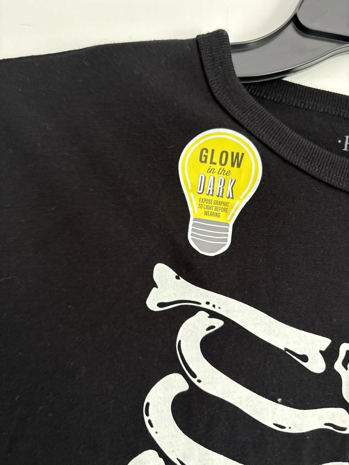 Camisa de manga larga para niños Halloween lugar que brilla en la oscuridad XXL 18 NUEVA CON ETIQUETAS Foto 2 de 4