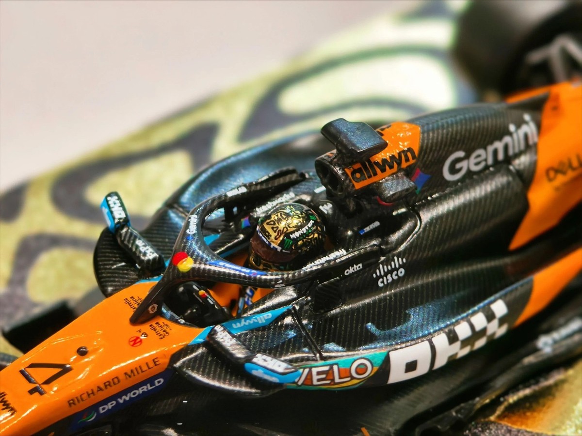 Minichamps McLaren MCL39 Norris Gold Shenzhen Event Exclusive Ltd