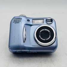 Nikon COOLPIX E2100 Digital Camera Tested Compact Design Great Condition