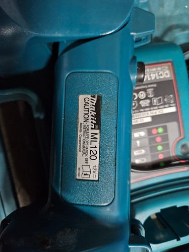 Makita Set, Akkuschrauber 6270D + 2 Akkus und Lampe ML120 im Koffer - Bild 6 von 6