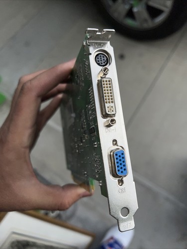 evga 256-p2-n370-tx geforce 6600 PCI Express - Picture 3 of 3