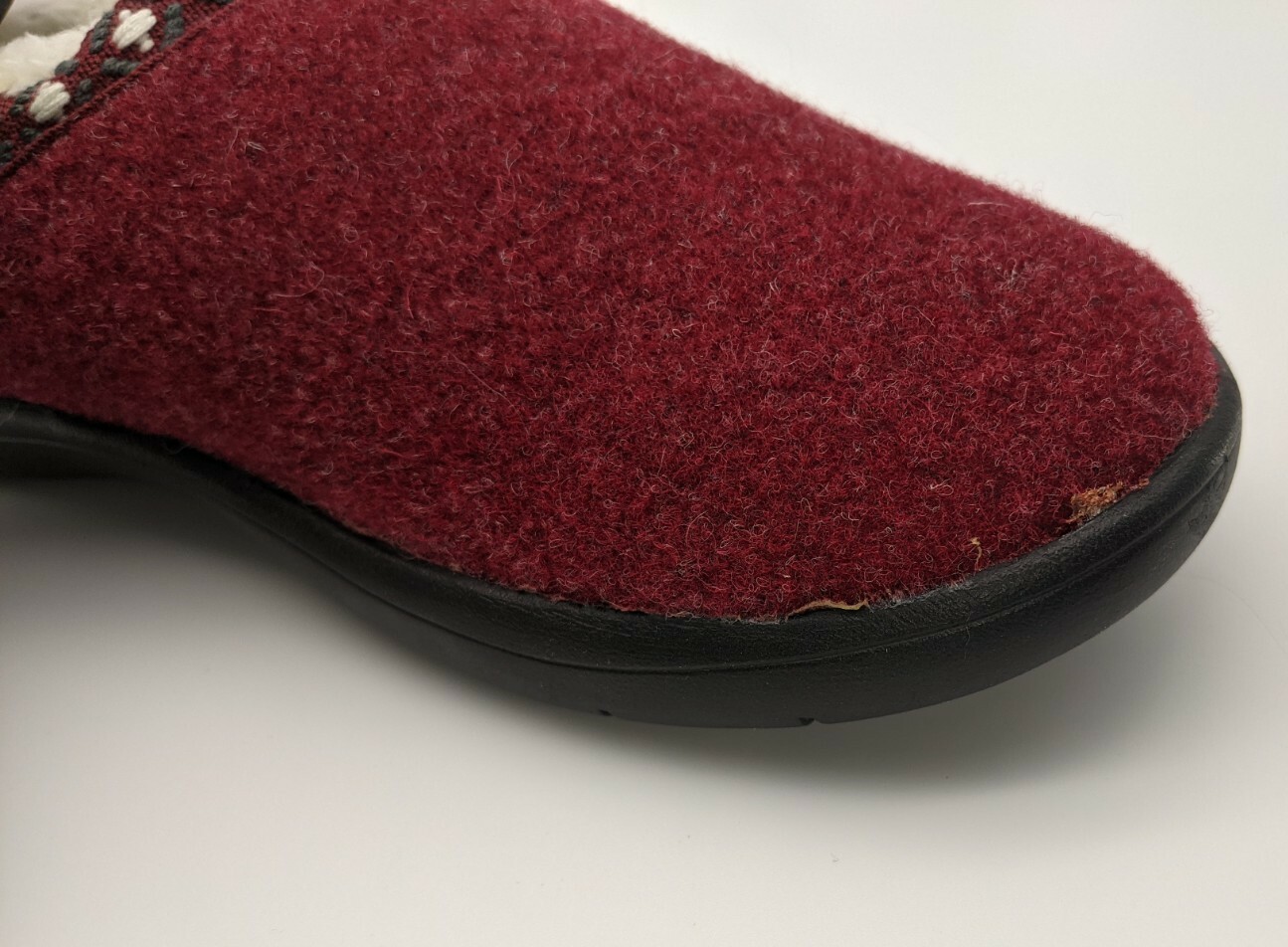 SAOLA Tempur Pedic hard sole Subarctic red wool Slippers fuzzy lining Women's size 6