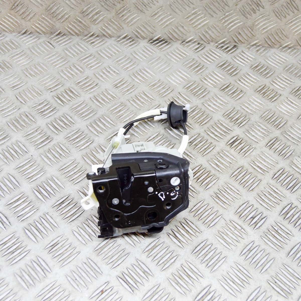 ୨୧ PORSCHE MACAN 95B Rear Right Door Lock 8K0839016F 3.0 Petrol 260kw