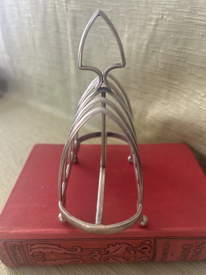 Edwardian EPNS Toast Rack Four Slice Gothic Silver Plate Toast Rack - Image 2 of 4