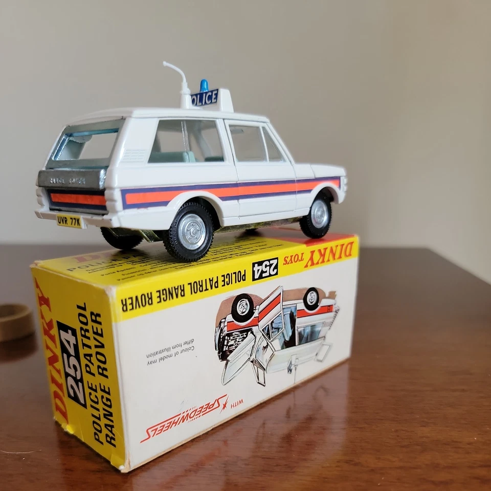 DINKY 254 POLICE PATROL RANGE ROVER SPEEDWHEELS. ABSOLUTELY MINT. BNIB CONDITION - Image 4 of 4