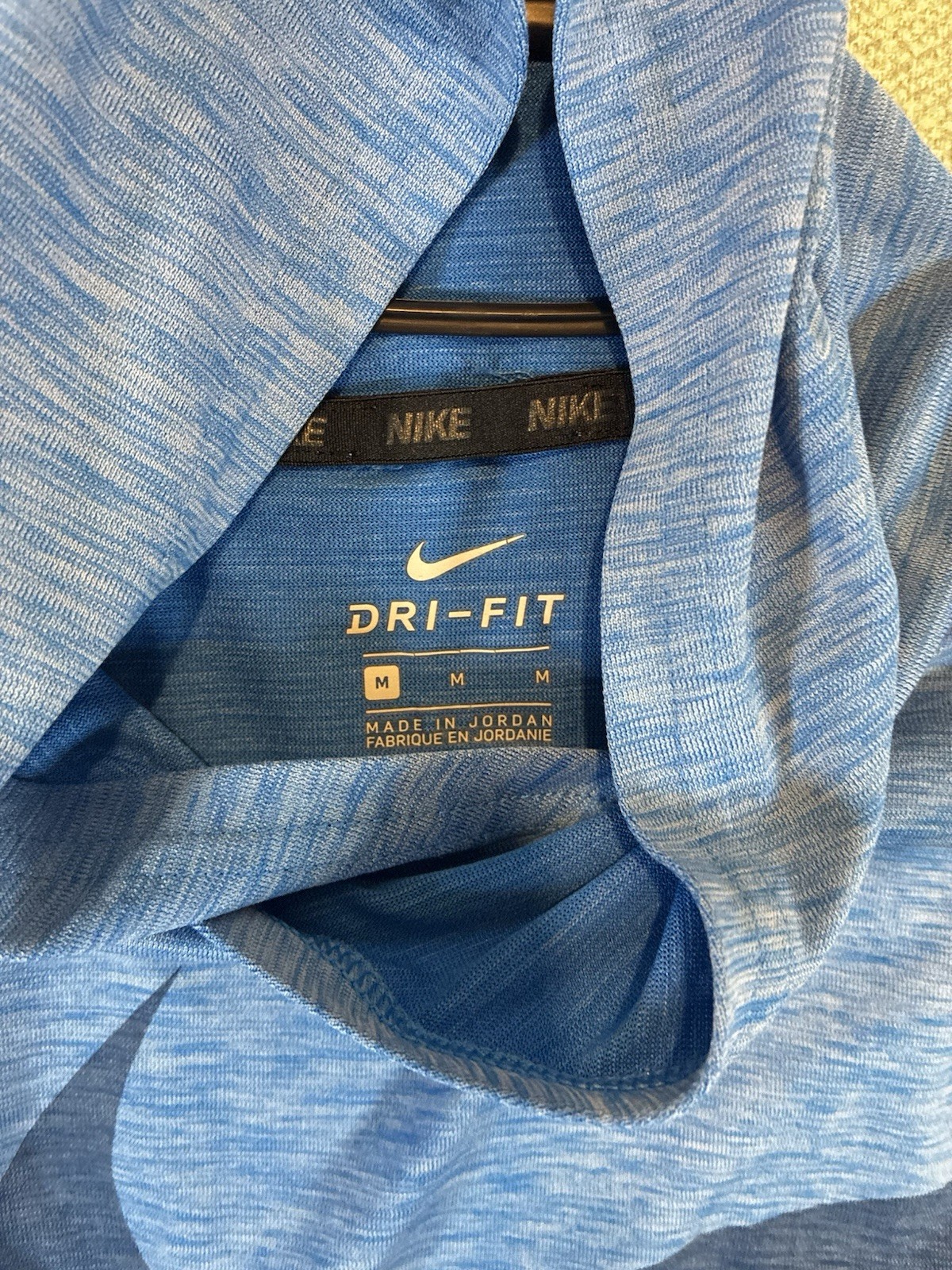 Nike Boys Baby Blue Pullover Hoodie Size Medium Activewear Great Condition image 3