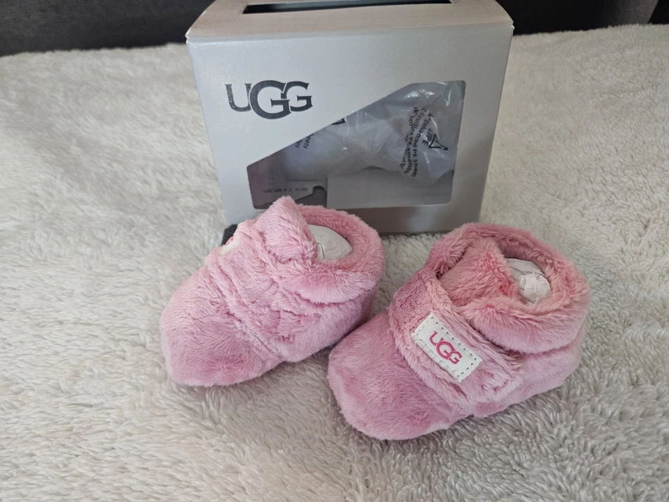 Botas UGG rosa bebê novas em folha tamanho 0/1  - Imagem 2 de 4
