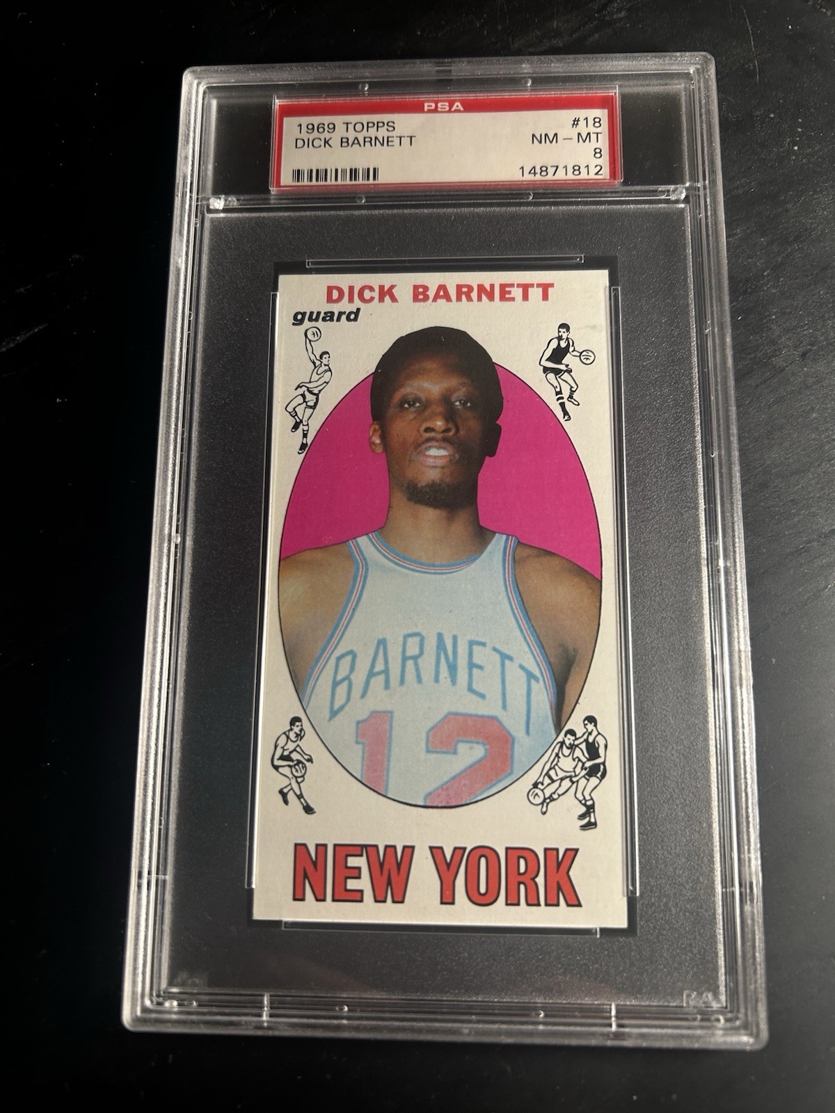 1969 Topps #18 Dick Barnett RC PSA 8 New York Knicks