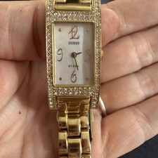 Наручные часы Guess Analog Quartz Gold