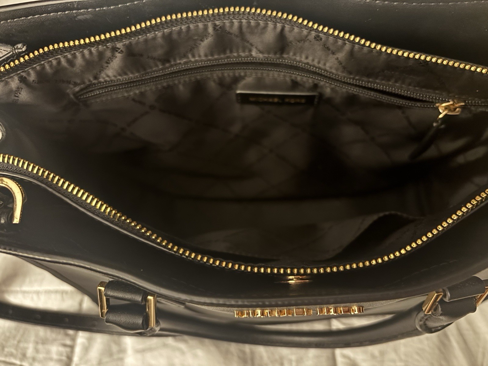 MK Handbag - image 6