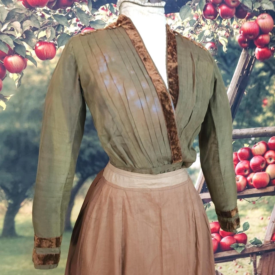 Brown and Tan 1900s Prairie Dress Antique Gown Velvet Trim White Lace Mock Neck - Image 3 of 4