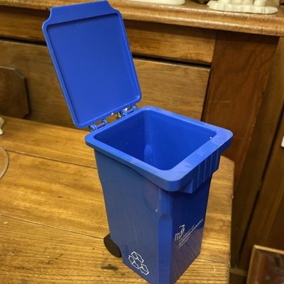 5  Museum Of science + IndustryMini Bin Trash Garbage Can Desktop Pen Storage
