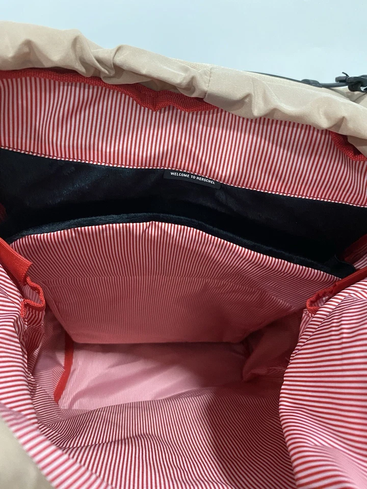 Mochila Herschel Little America 25L (Taupe Cálido/Negro) - NUEVA CON ETIQUETA Foto 3 de 4