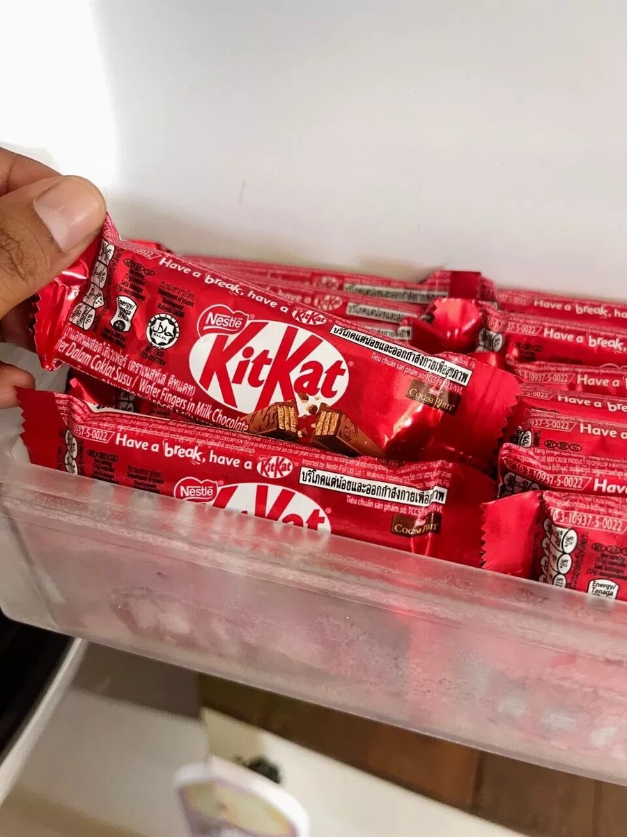 Pack of 20 x 17g Nestle KITKAT Crispy Wafer Biscuit Covered with