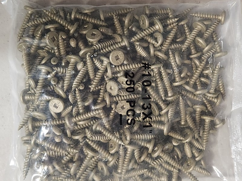 (750 pcs) #10 - 13 x 1"  Pancake Head Metal Roofing Screws  Metal Roofing