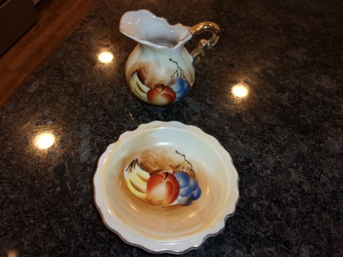 MINIATURE VINTAGE HAND PAINTED PITCHER & BASIN - PORCELAIN - 3" - PLATE 4.5" - Picture 4 of 5