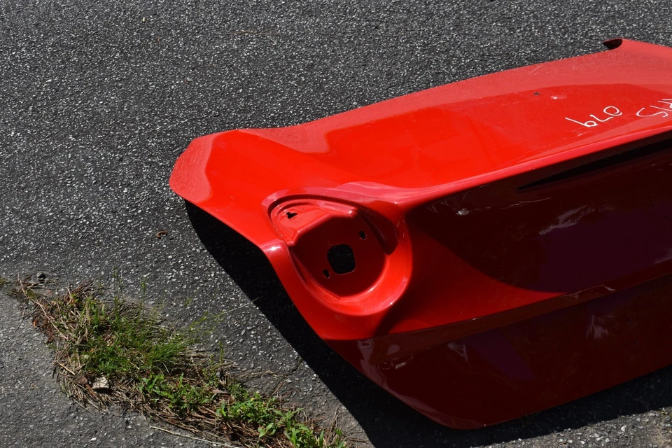 Tapa maletero Ferrari California 2015-2018 OEM de fábrica Foto 2 de 4