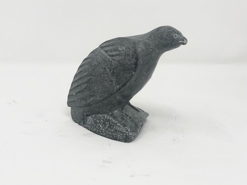 RESTING BIRD  INUIT SCULPTURE SIGNED OLDER PIECE  WITH IGLOO  STICKER  - Bild 1 von 6