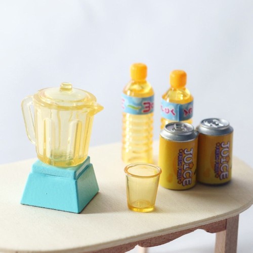 6Pcs/Set Mini Dollhouse Miniature Accessories Kitchen Juicer