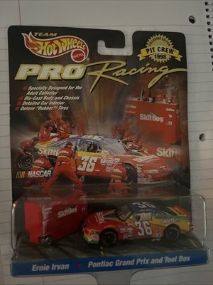 HOT WHEELS Pit Crew with Tool Box #36 Ernie Irvan Pontiac Grand Prix Pro Racing 