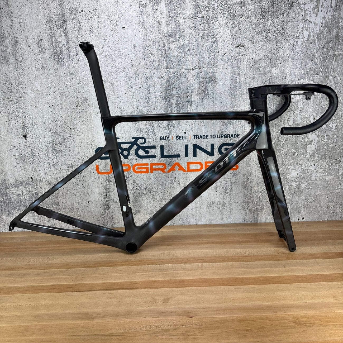 2025 Scott Addict RC Ultimate HMX SL Medium 54cm Carbon Frameset 700c 1573g