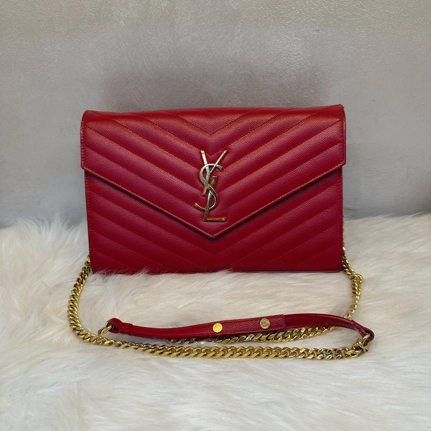 Saint Laurent — Authentic Pre-owned Saint Laurent Envelope chain wallet