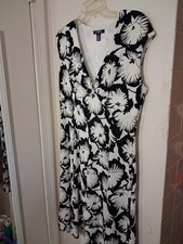 Chaps Empire Black & White Floral Slerveless Dress Wmns Large