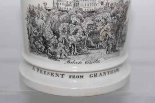 ANTIQUE COALPORT BLACK PRINTED A PRESENT FROM GRANTHAM BELVOIR CASTLE MUG - 第 8/10 張圖片