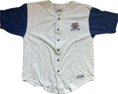 T-shirt VINTAGE NCAA World Series 1947-1996 uomo XL manica corta disco da baseball - Foto 1 di 9