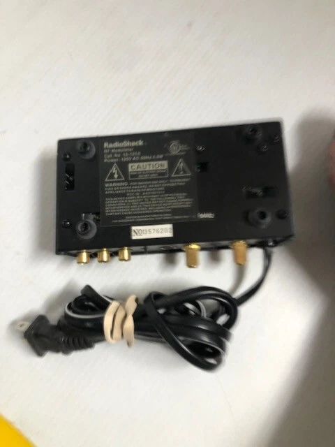 Radio Shack RF Modulator Audio Video Powered Switch Box RCA Coax Model 15-1214 - Image 2 of 4