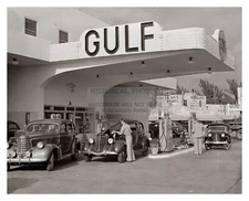 GULF GAS STATION PUMPS OLD CARS 1940s 8X10 PHOTO