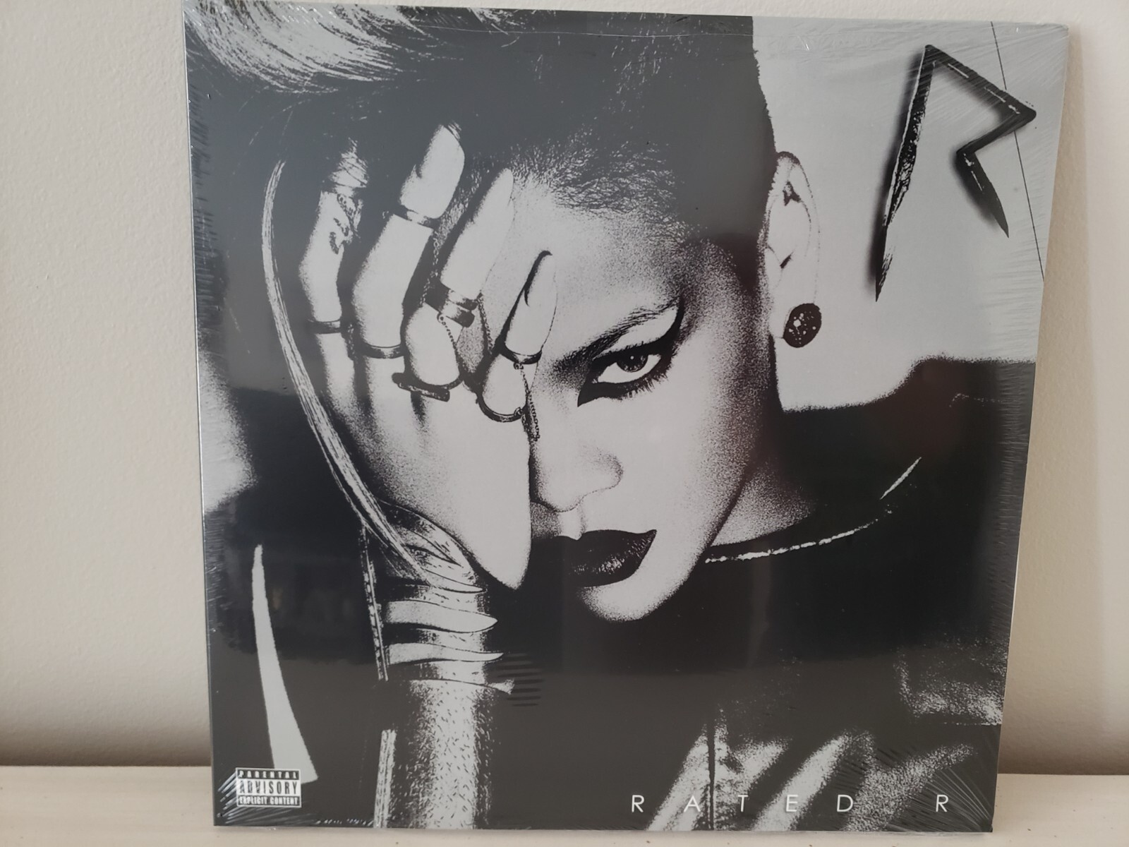 Rihanna Wallpaper Rated R