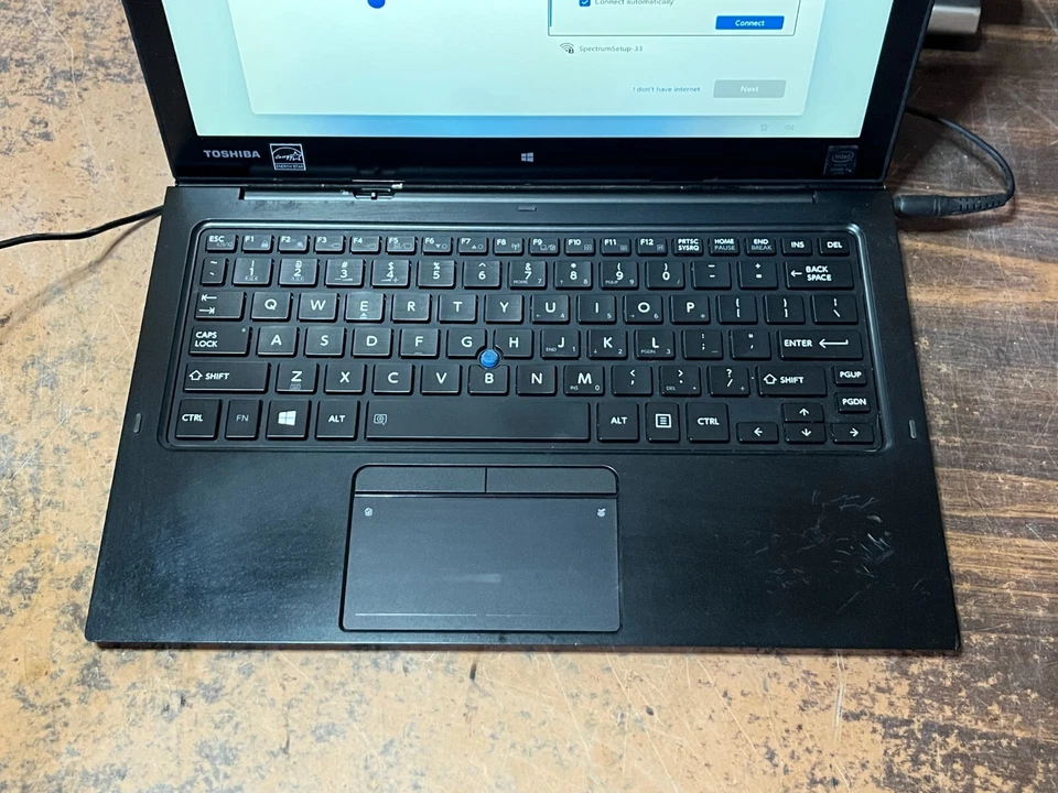 Tablet Toshiba Tecra Z20 Intel Core M5 1.1ghz CPU 8GB 128GB SSD webcam Win 11 - Imagem 2 de 3