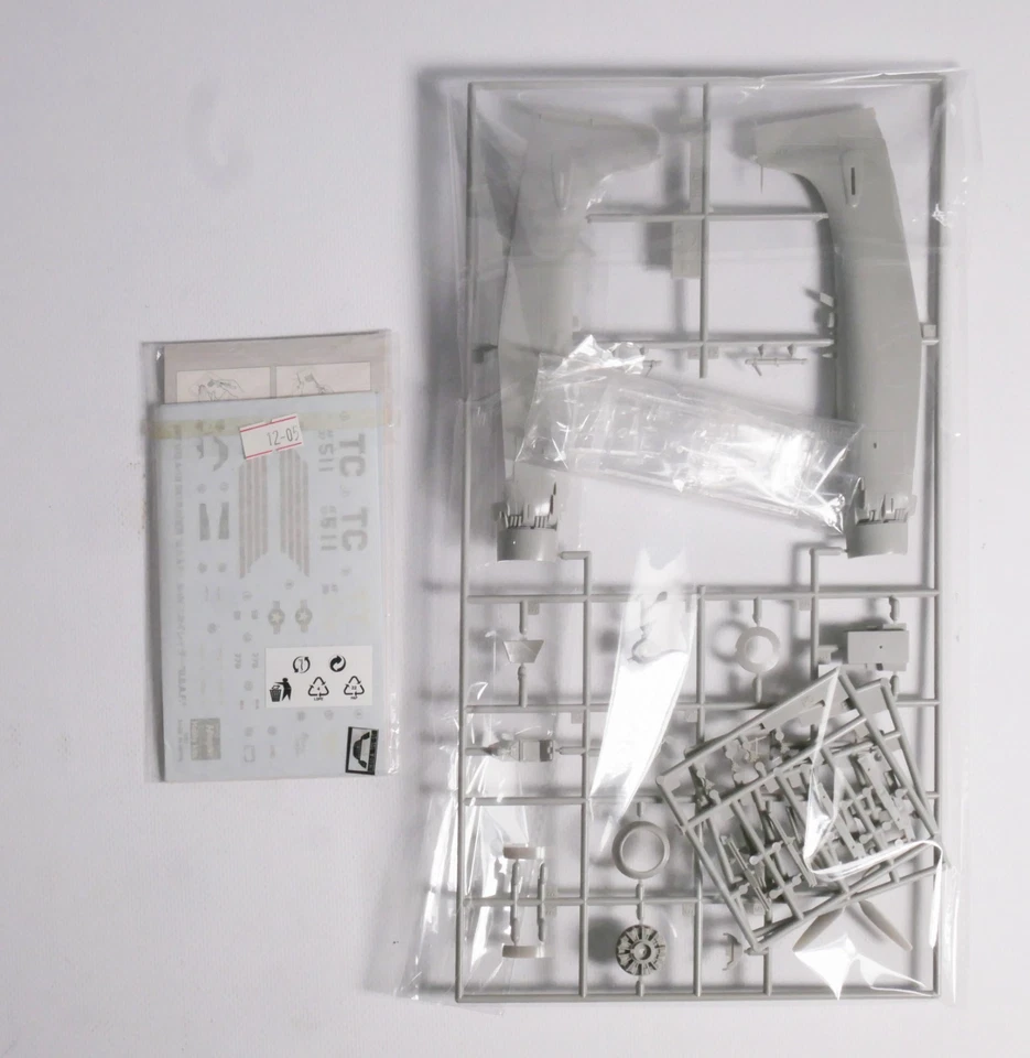 Douglas A-1H Skyraider USAF Hasegawa 1/72 + Fotoincisioni Eduard - Immagine 3 di 3