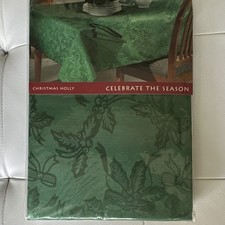 Celebrate the Season Christmas Holly 60x120 Oblong Cotton/Poly Tablecloth Green