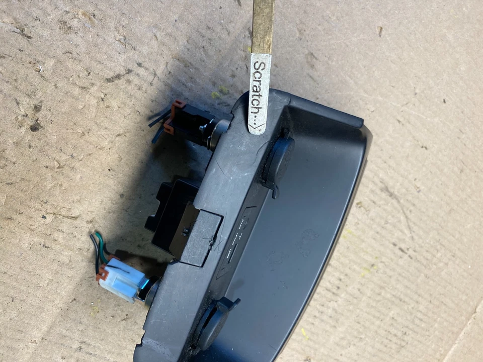 2011-2013 Kia Sorento Center Console Aux USB Power Outlet R6063 DG - image 2 of 4