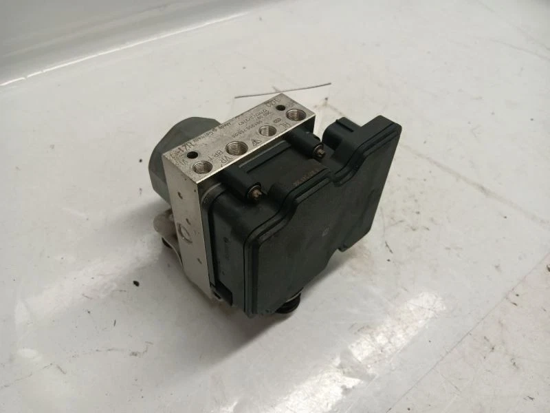 13-16 Porsche 911 991 4S Unidad ABS Módulo Bomba Freno Antibloqueo 99135575526 Foto 2 de 4
