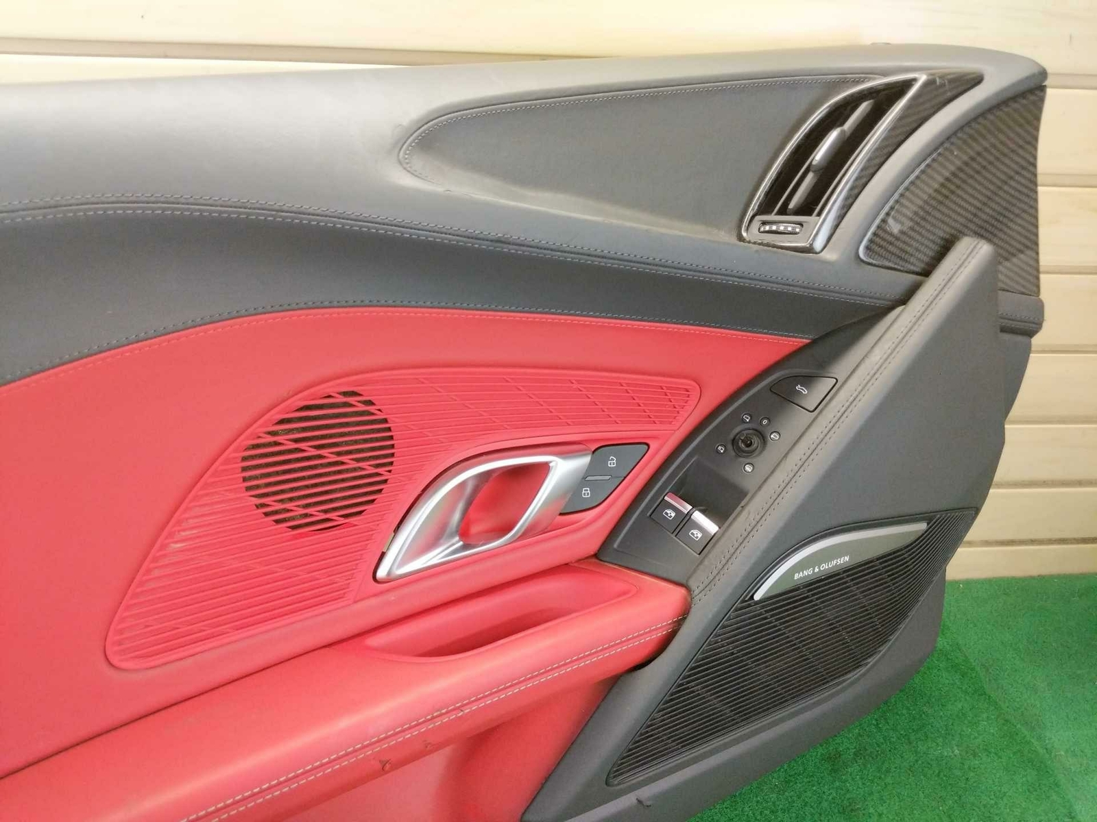 2017-2020 Audi R8 Performance Spyder OEM LH Door Trim Panel Red Black FOR PARTS