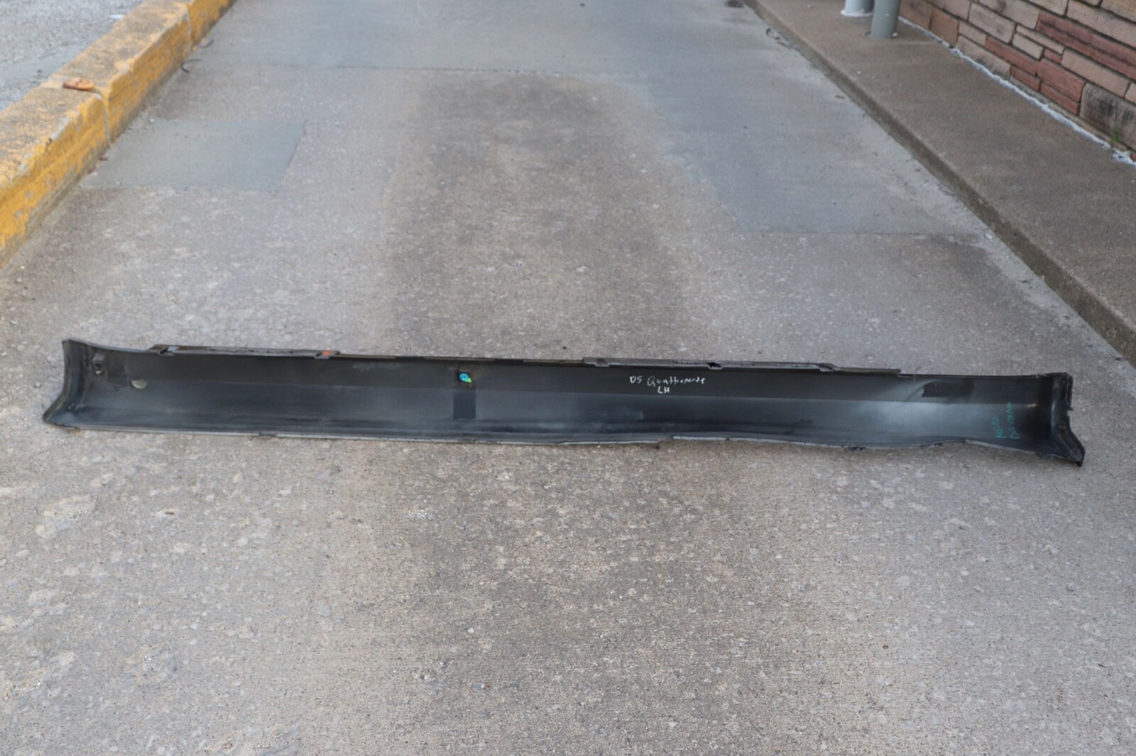 P2005156 2003-2012 Maserati Quattroporte M139 Side Skirt Rocker Panel 66518400