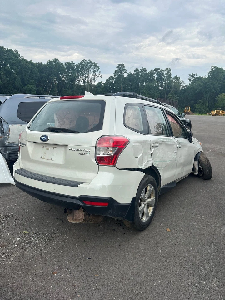Used Rear Left Door Assembly Rear Side fits: 2016 Subaru Forester electric windo Foto 4 de 4