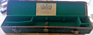 James Beattie de Londres Circa 1849 a 1864 Estuche de cuero para pistola tamaño 32.5"X6.5"X4"
