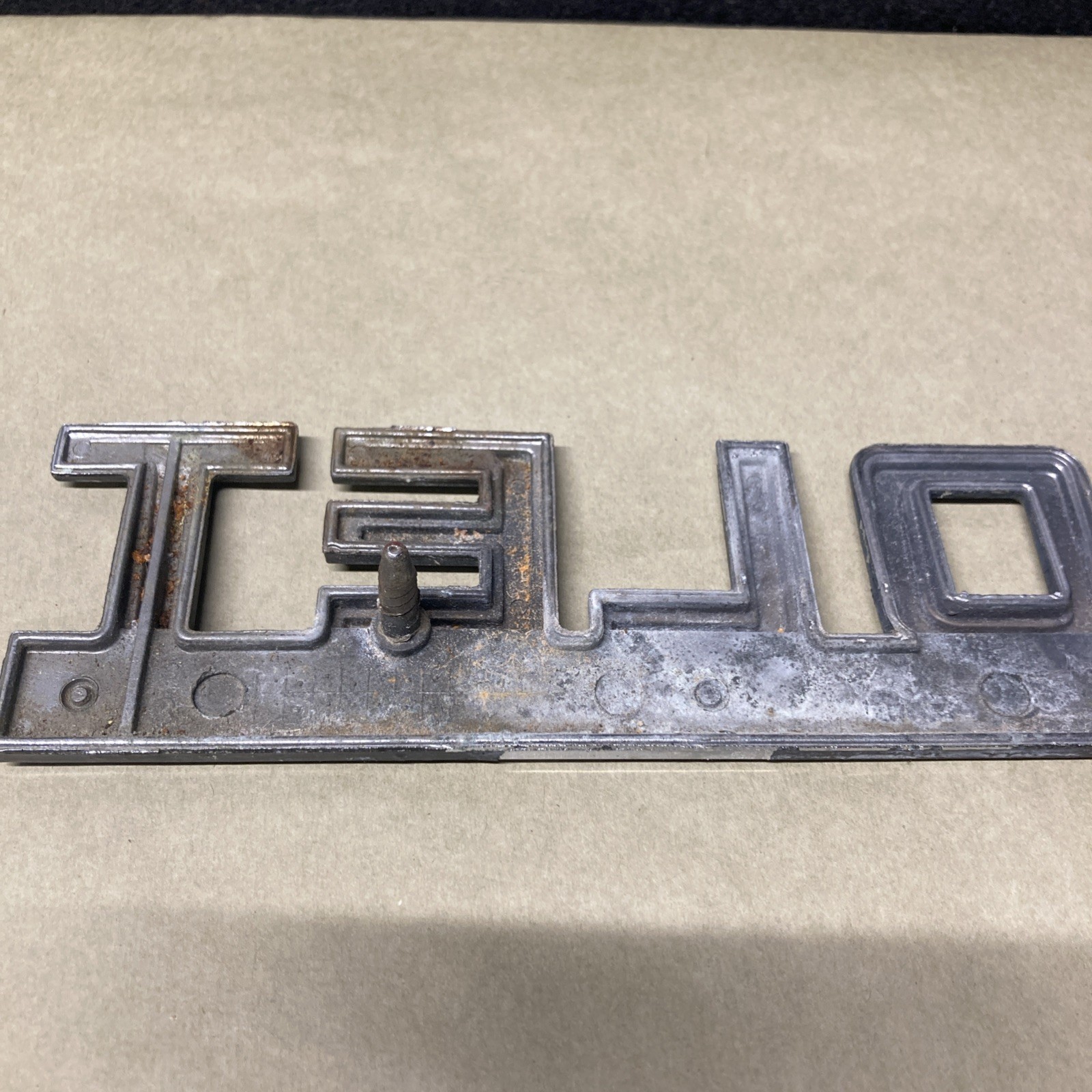 1973-1992 Chevrolet Chevy G10 G20 Van Suburban Rear Door Emblem 1405225 OEM thumbnail 3