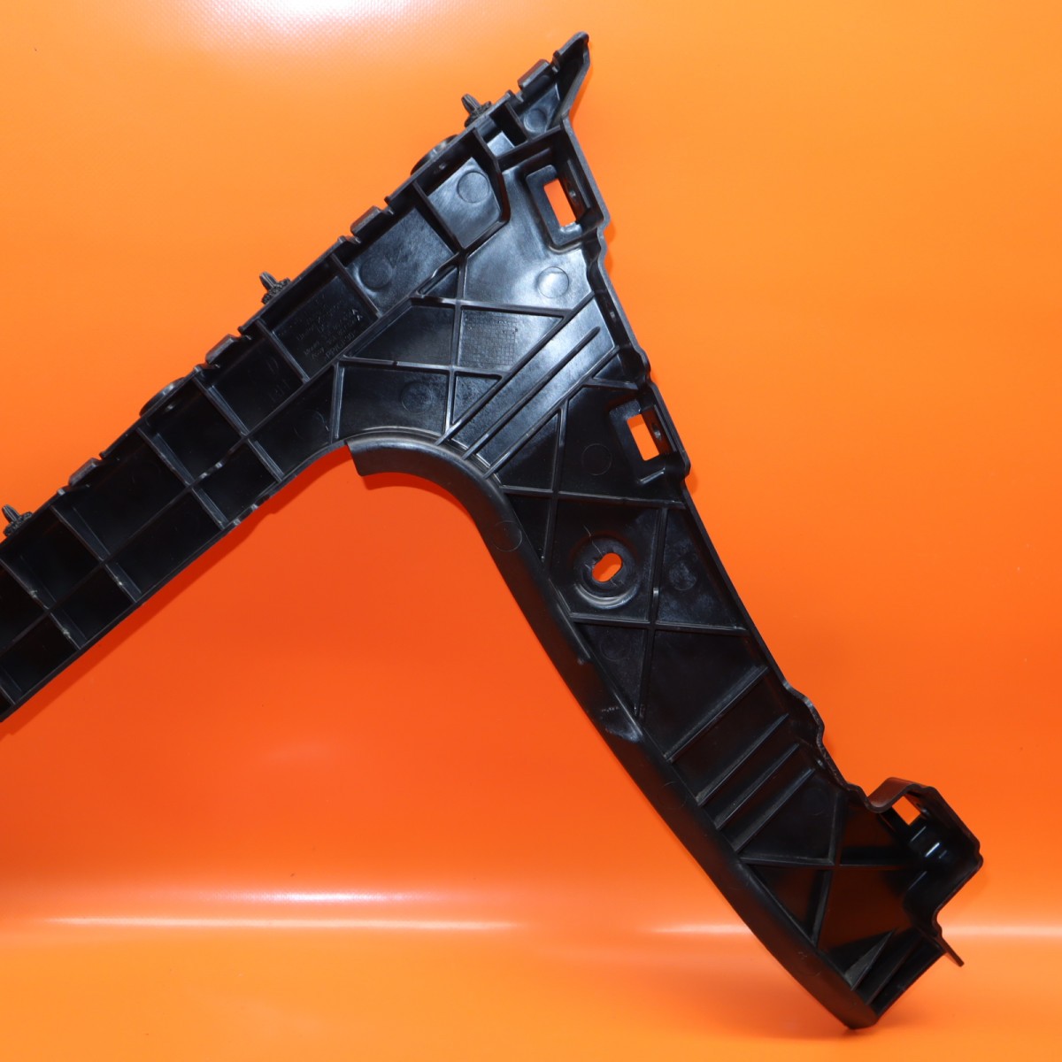 Bentley Flying Spur 2020-2022 Front Right Bumper bracket