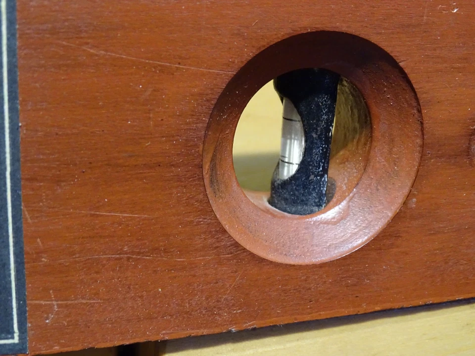 Disston 28" Plumb and Level No. 16 Ajustables, Acabado Original, Etiqueta de Papel Foto 3 de 4