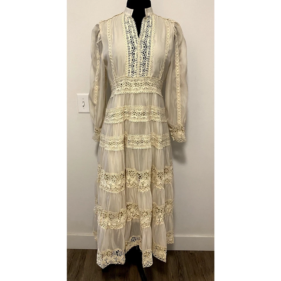 Savvy Elegance Womens Boho Maxi Cream Dress Size Medium Lace Ruffles Fairy - Image 3 of 4