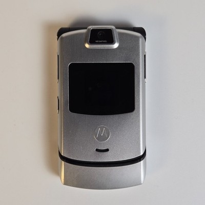 Motorola RAZR V3m Flip Phone Verizon   Works   Original Battery   w/Charger