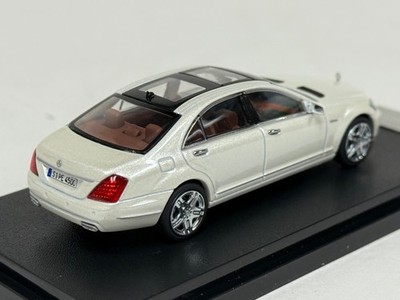 1/64 Motorhelix Mercedes Benz S Class S600L ( W221 ) in White 64
