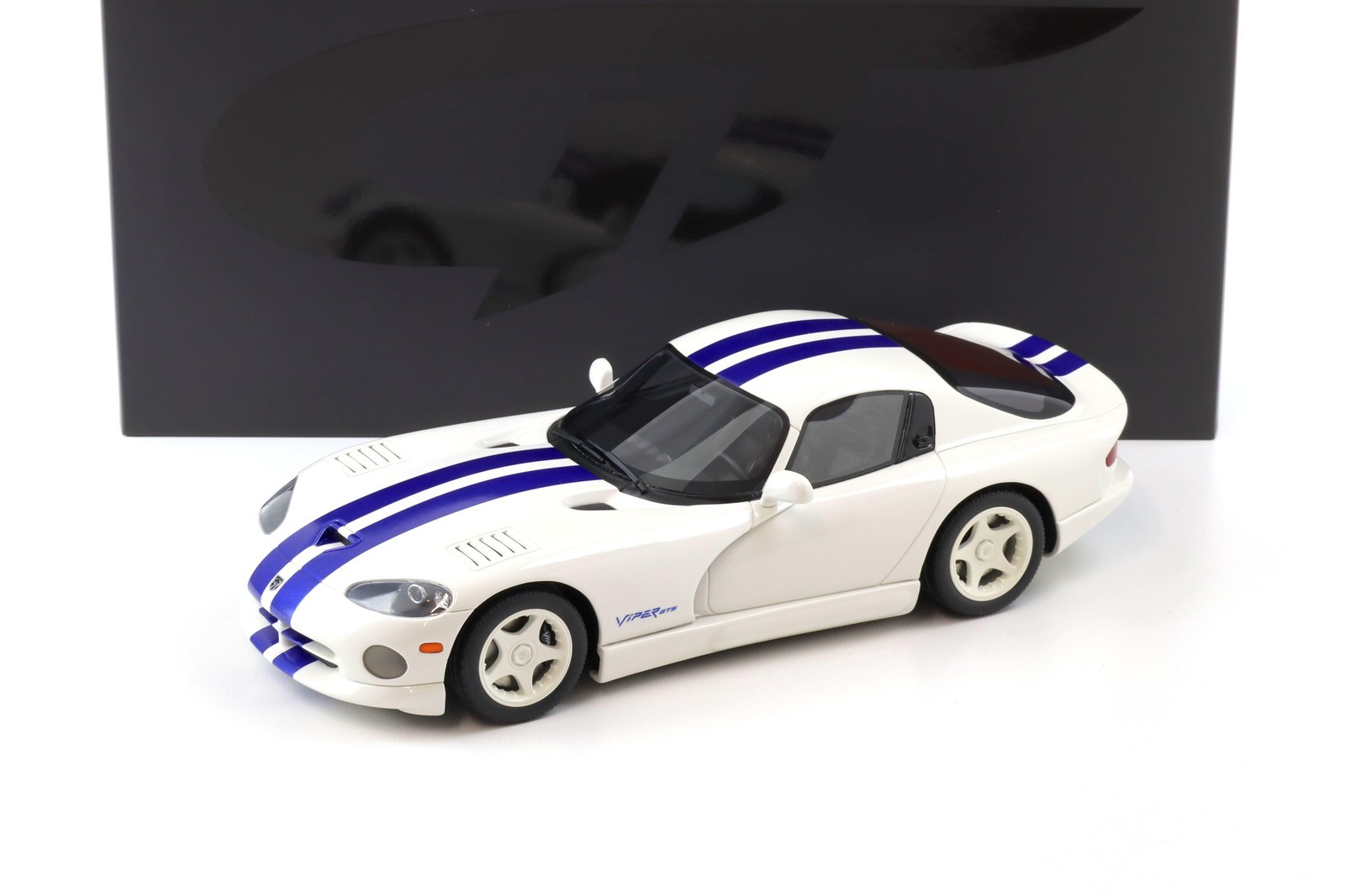 1:18 GT Spirit GT940 Dodge Viper GTS Coupe Stone White/Blue Stripes 1996