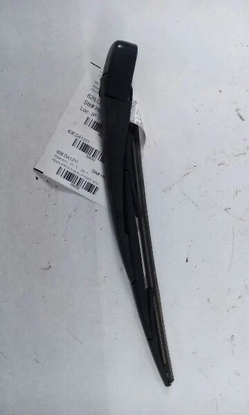 Nissan Pathfinder 2011 SUV de 4 puertas brazo limpiaparabrisas trasero montado en puerta levadiza Foto 2 de 4