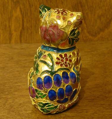 ◆Cat◆ Victorian Treasures #A205-1 CAT SITTING, blue/green, NEW from